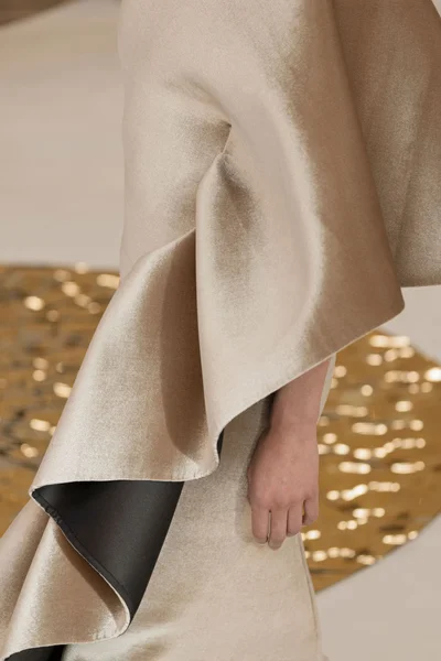 Look 64